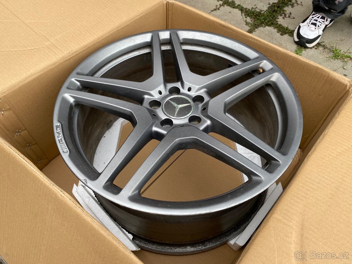 Prodám originální dvourozměr sadu disků Mercedes AMG R20 - 6