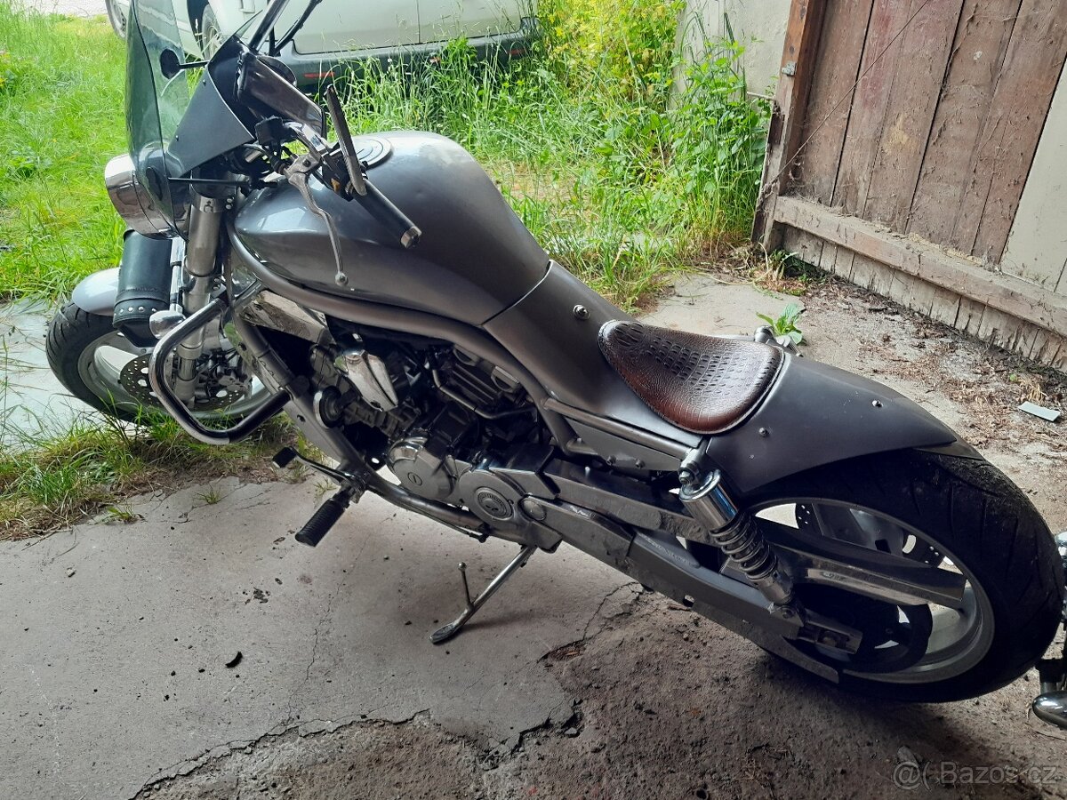 AQUILA Hyosung GV 650 - 6