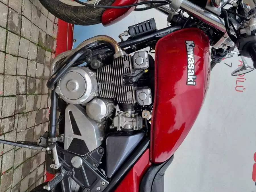 Kawasaki Zephyr 550 - 6