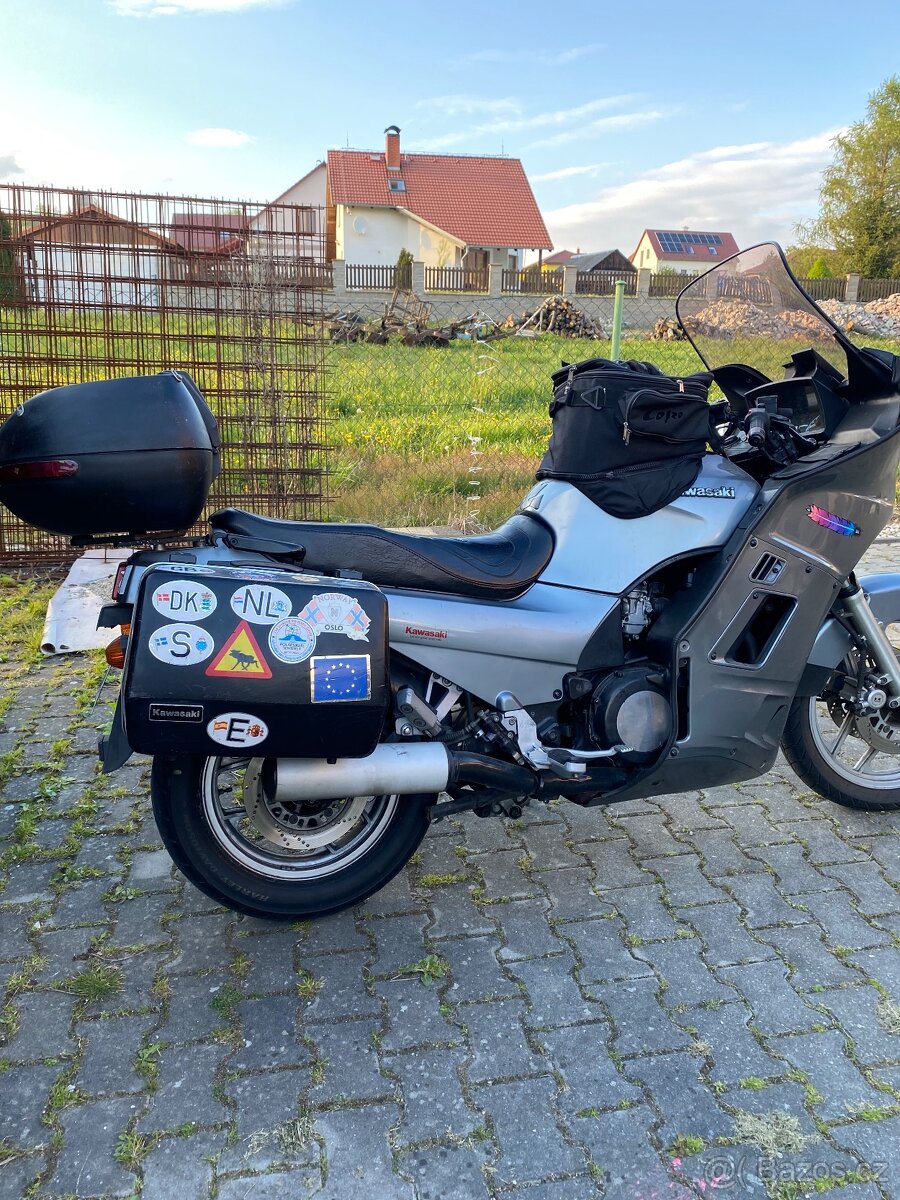 Kawasaki GTR 1000 - 6