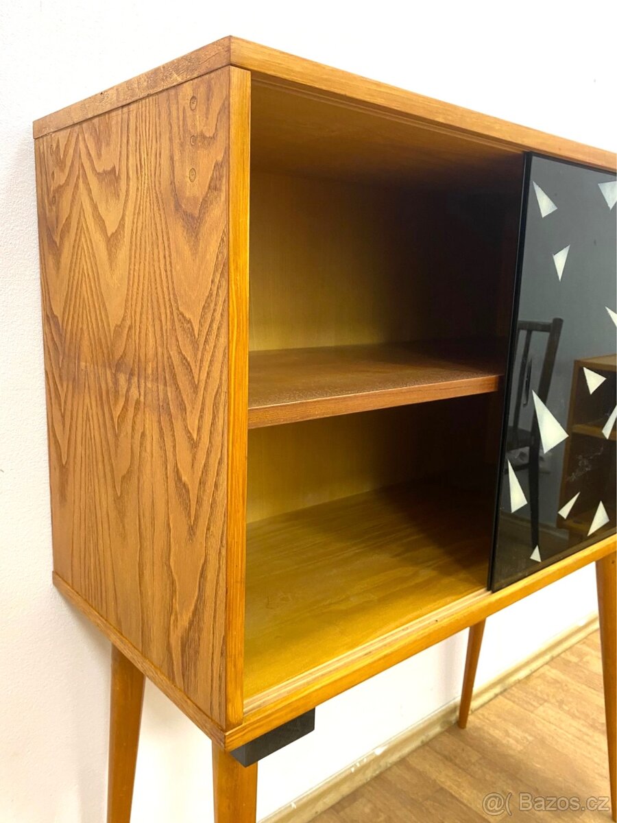 Retro komoda Interiér 60. léta —.. - 6