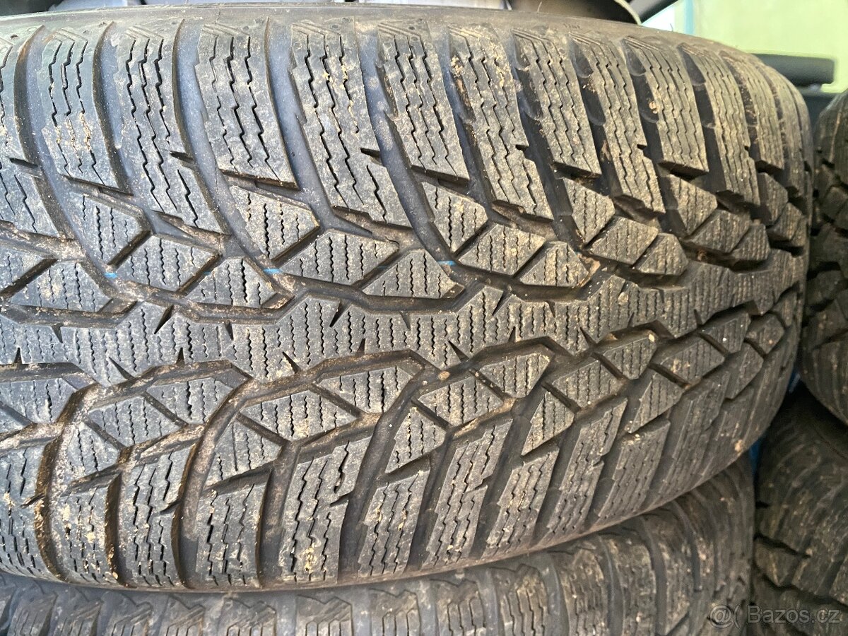 Plechové disky 16” 5x114,3 a zimní pneu 215/60/R16 - 6