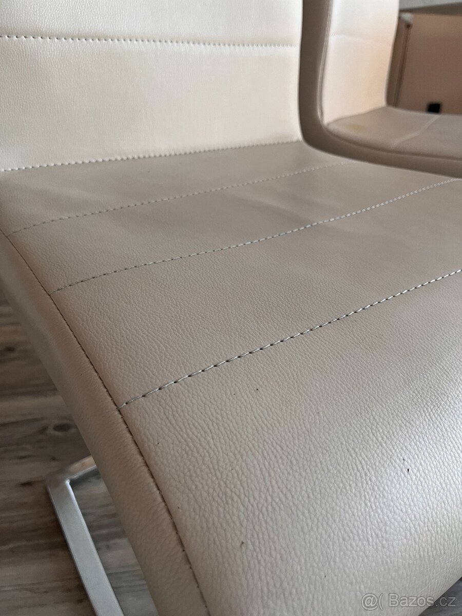 Prodám kuchyňský stůl + židle/křesla - 6