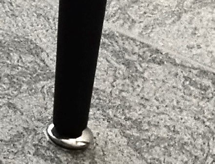 Prodám černý kuchyňský stůl v SUPER STAVU - 6