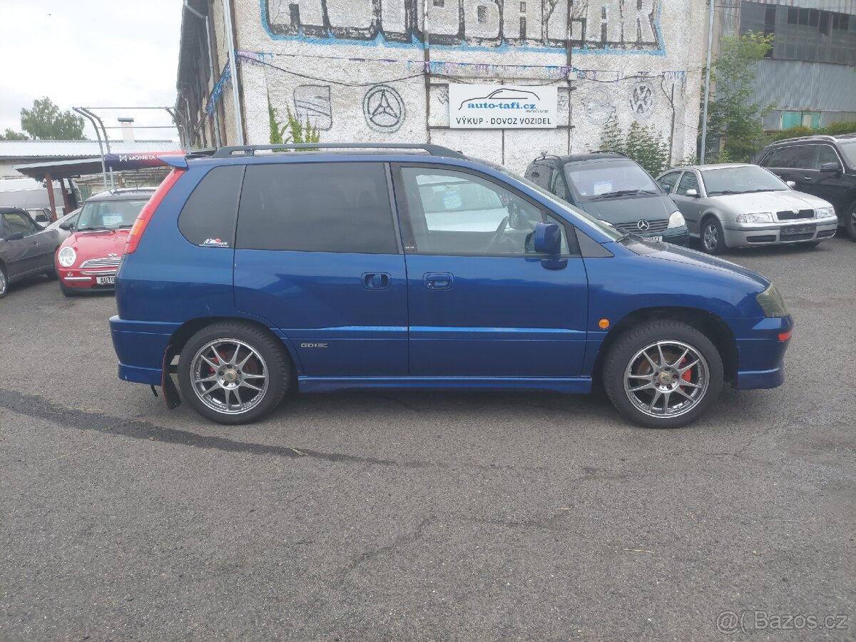 Mitsubishi Space Runner - 6