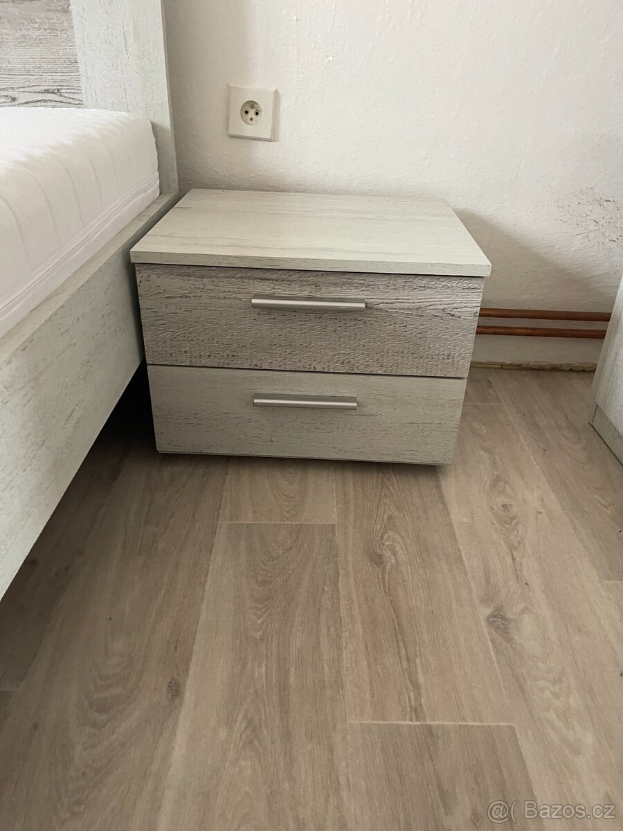 Moderní naábytek do ložnice stůl s židlemi a botník - 6