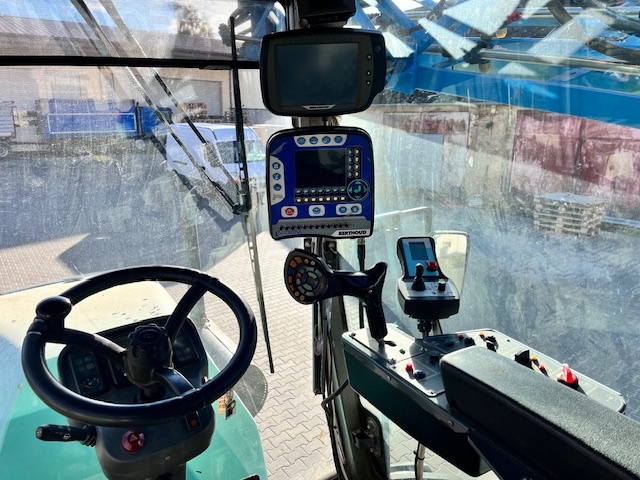 Postřikovač Samojízdný BERTHOUD RAPTOR 4240/30 - 6