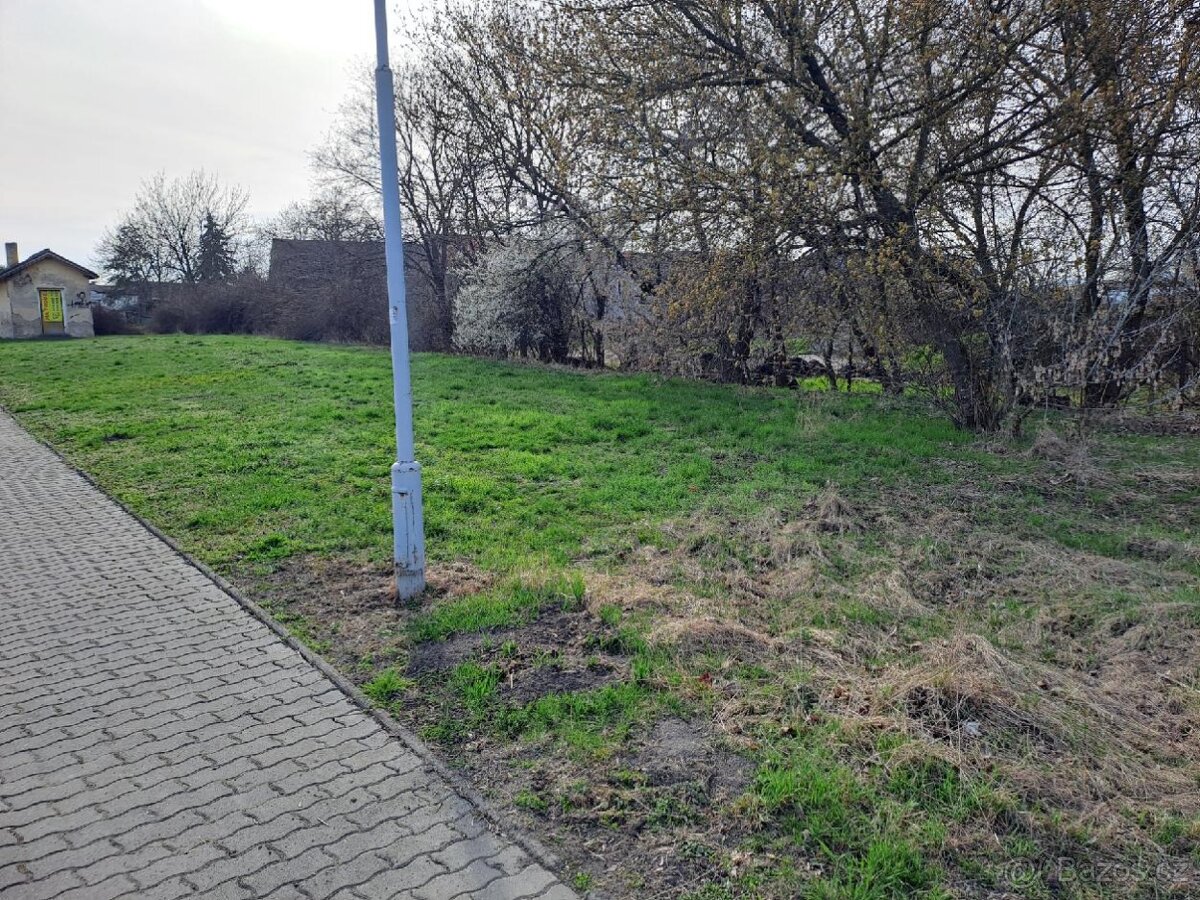 Prodej stavebního pozemku na RD - 6