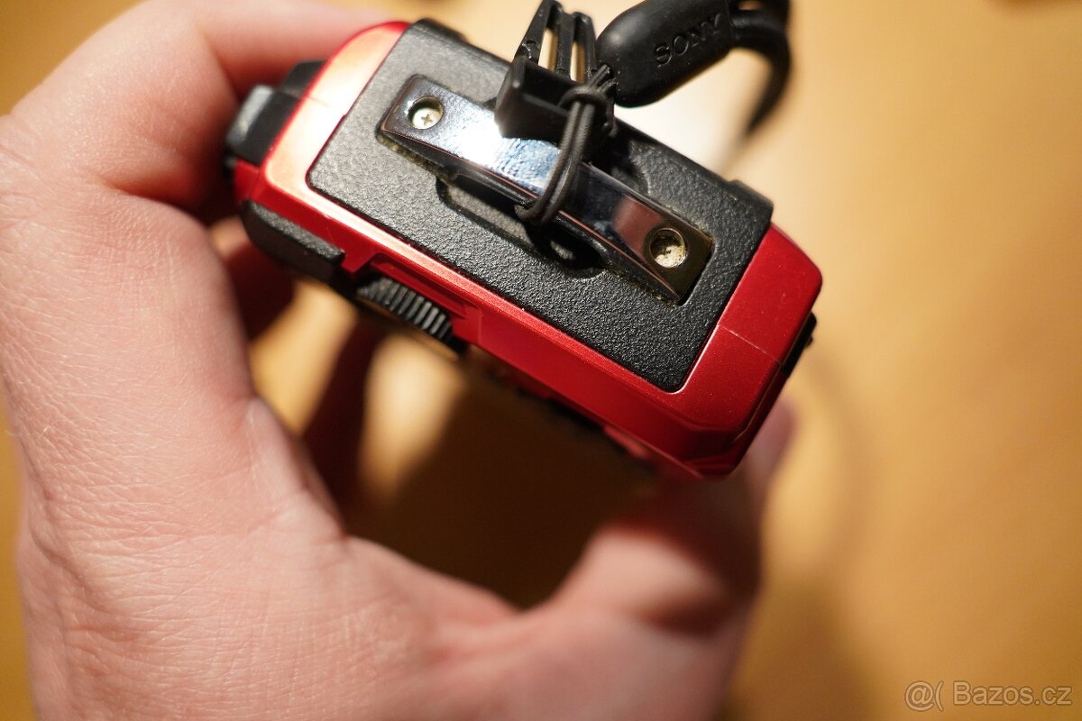 Olympus Tough TG-5 + bohaté příslušenství - 6