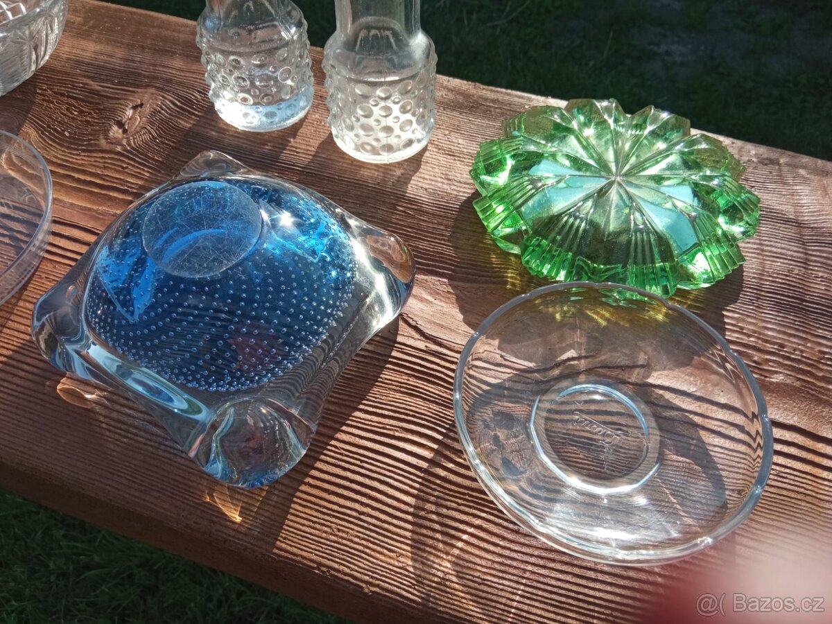 Skleněné retro,popelník, vázička, misky - 6