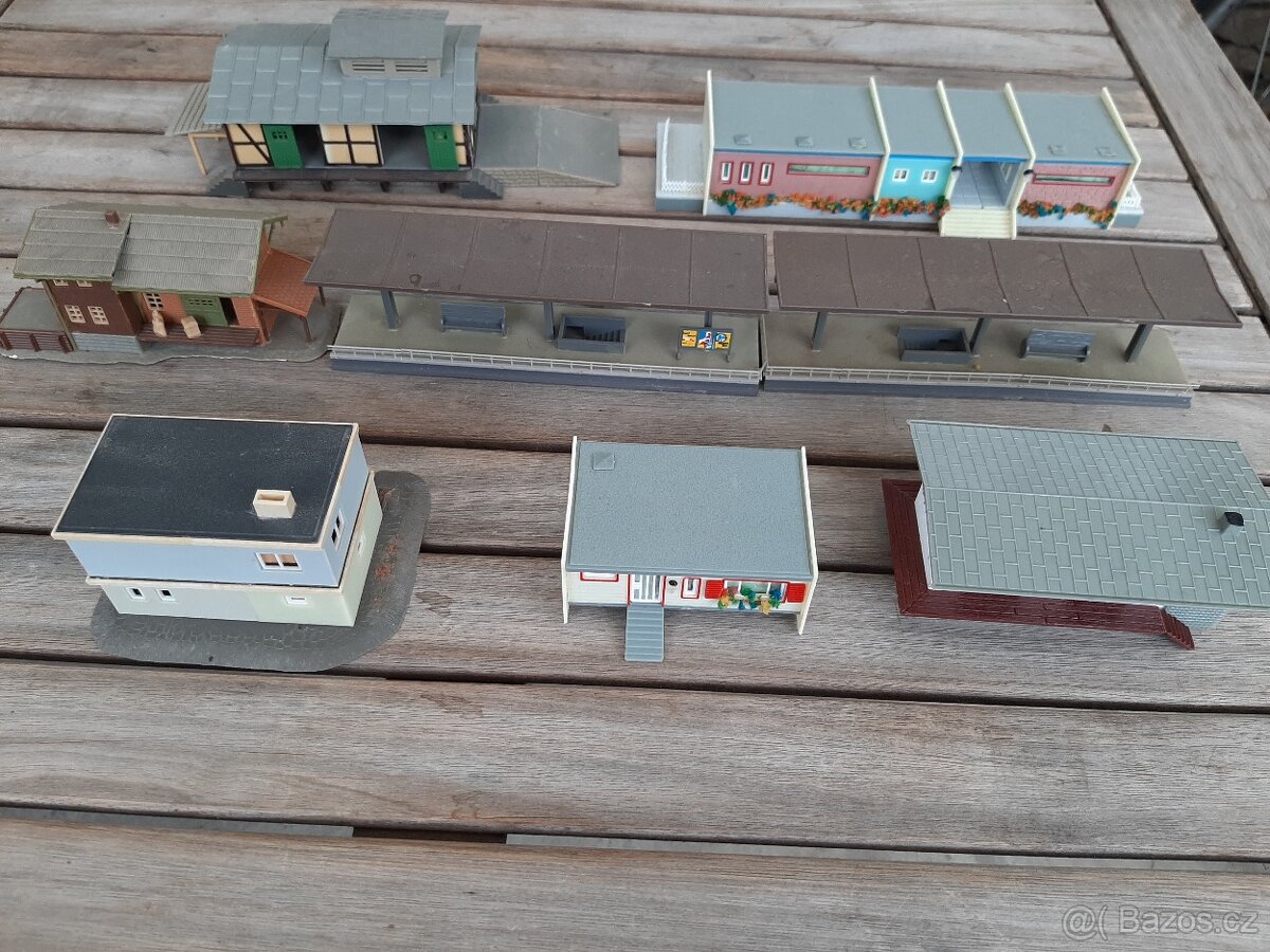 Vlačky domečky velikost N ,TT a H0 - 6