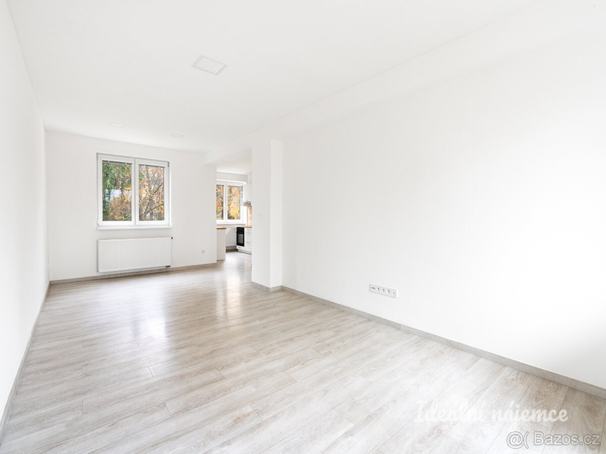 Pronájem bytu 3+1, Rosečská, Krč, 32900 Kč/měs, 84 m2 - 6