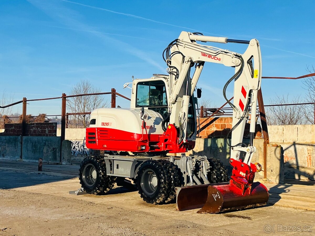 Kolový bagr Takeuchi TB295W - 6