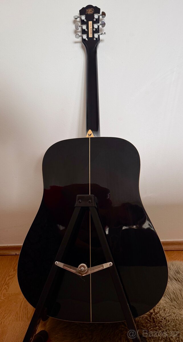 Washburn WD10B – černá akustická kytara + stojan - 6