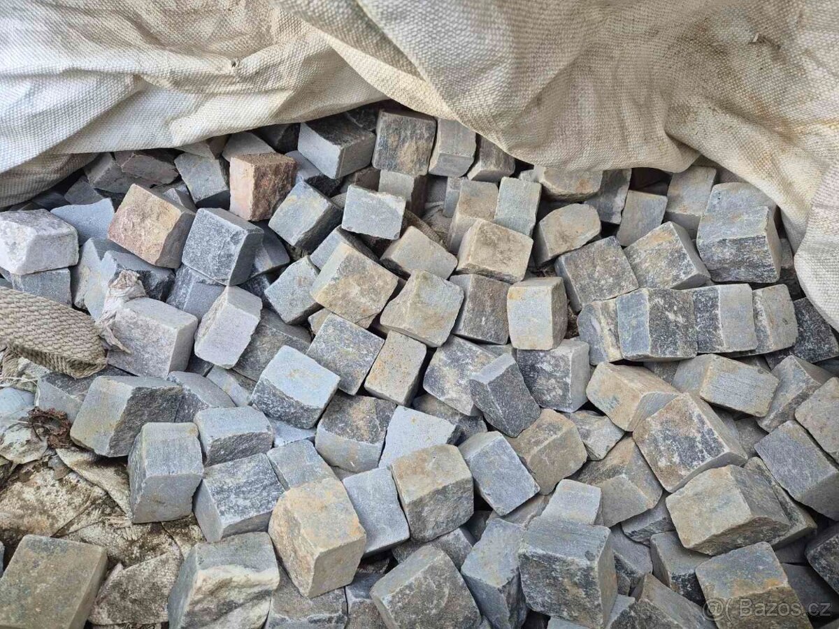 Mramorová řezaná kostka 6x6x4cm - 6