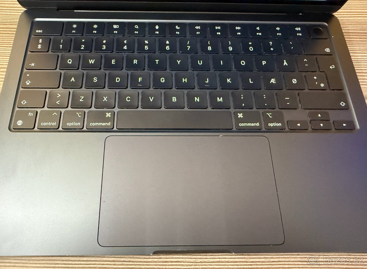 MacBook Air 13" 2022 M2 8GB 256GB Temně Inkoustový - 6