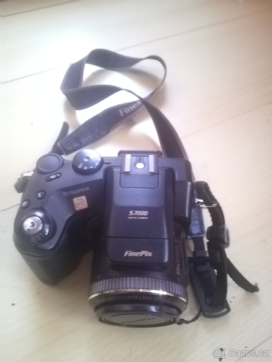 2x FujiFilm Finepix S7000 - zřejmě vadný CCD čip - 6
