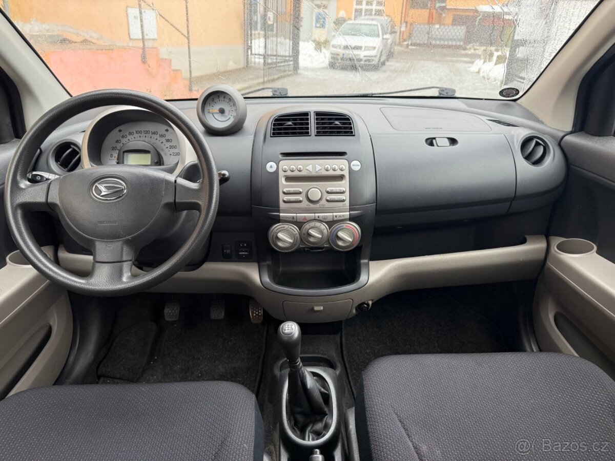 Daihatsu Sirion 1.3 - 6