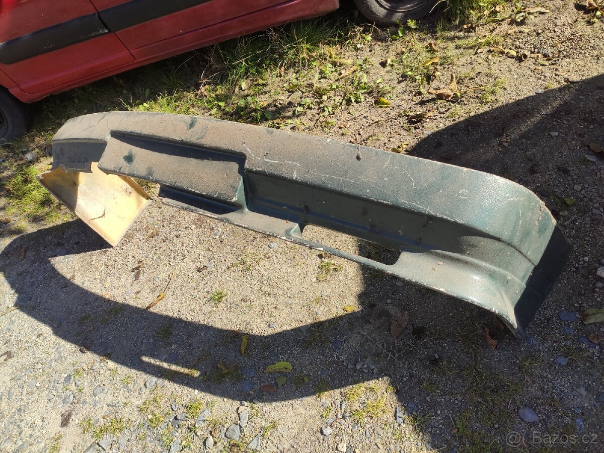 Tatra 613-4 - Přední nárazník poškozený - 6