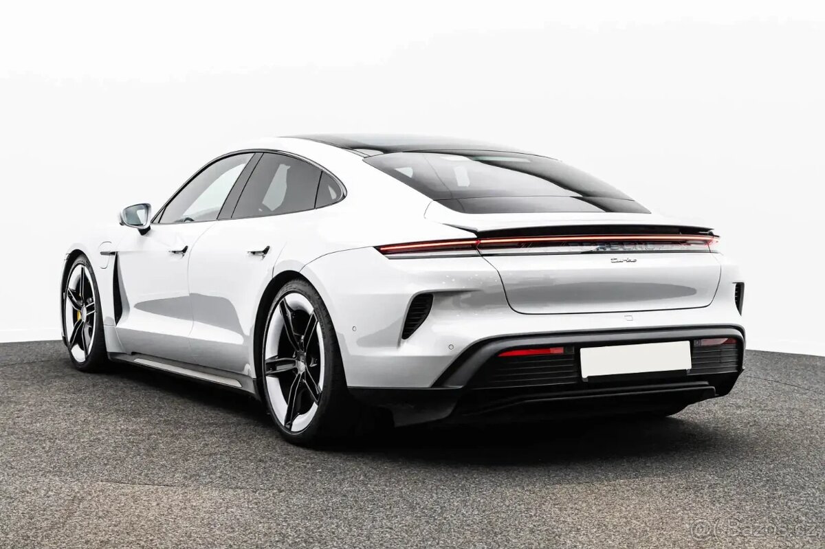 Porsche Taycan - 6