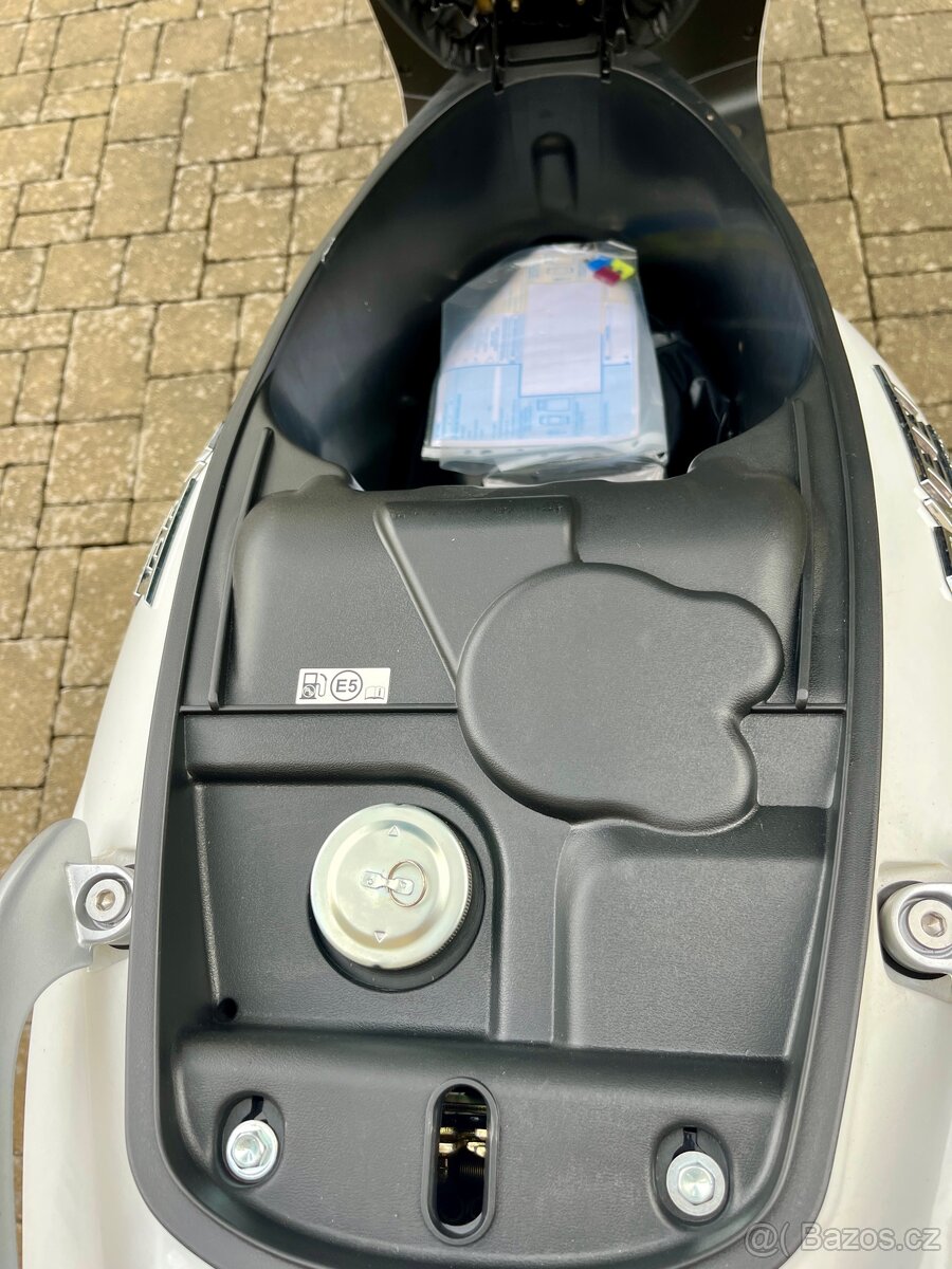 Peugeot Tweet 125i r. 2021 - 6