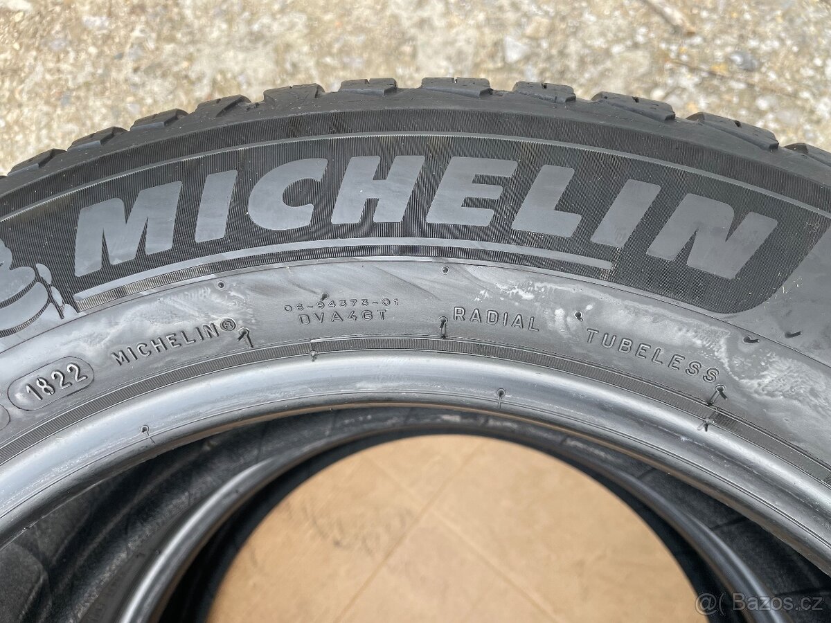 4ks. Celoroční pneu 215/55/17.zn. Michelin. - 6