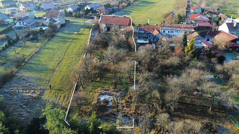 Unikátní dům s hospodářskými budovami a pozemkem 3188 m² - 6