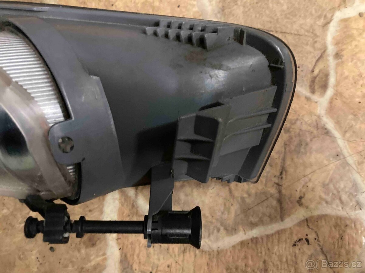 Pravá mlhovka Škoda Superb II originál - 6