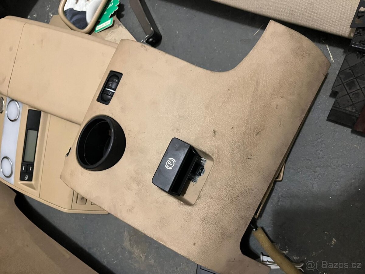 Díly interiéru Vw Touareg 7L - 6