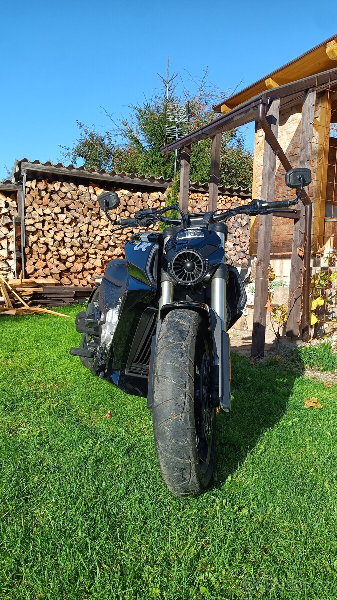 Cruiser LFC Benda 700 - 6