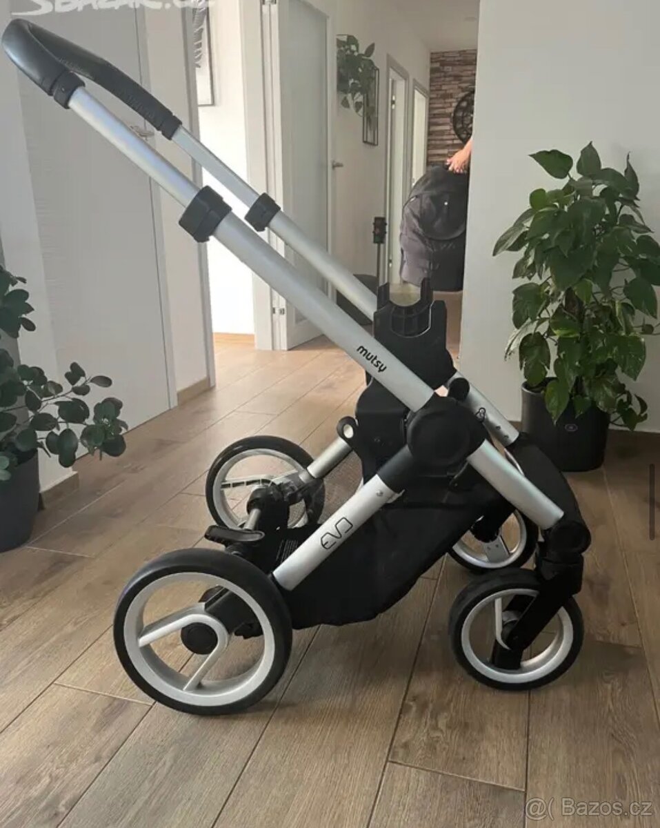 Kočárek dvojkombinace Mutsy Evo - 6