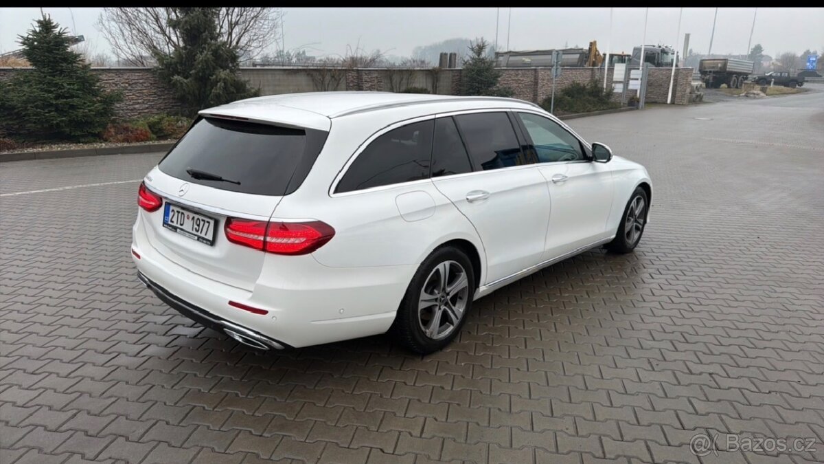 Mercedes E 220d Combi - 6