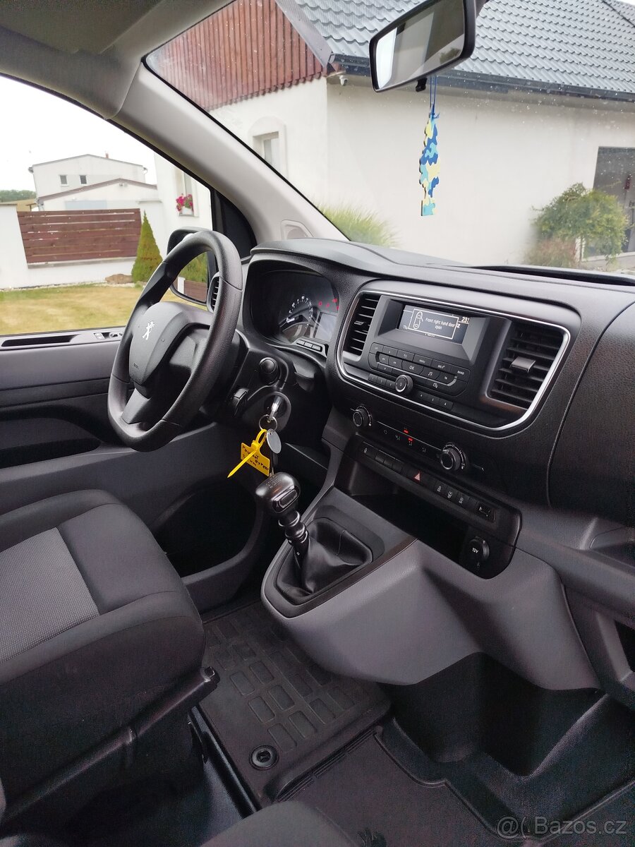 Peugeot Expert Traveller 2.0 110kw RV2018 Najeto 145 000km - 6