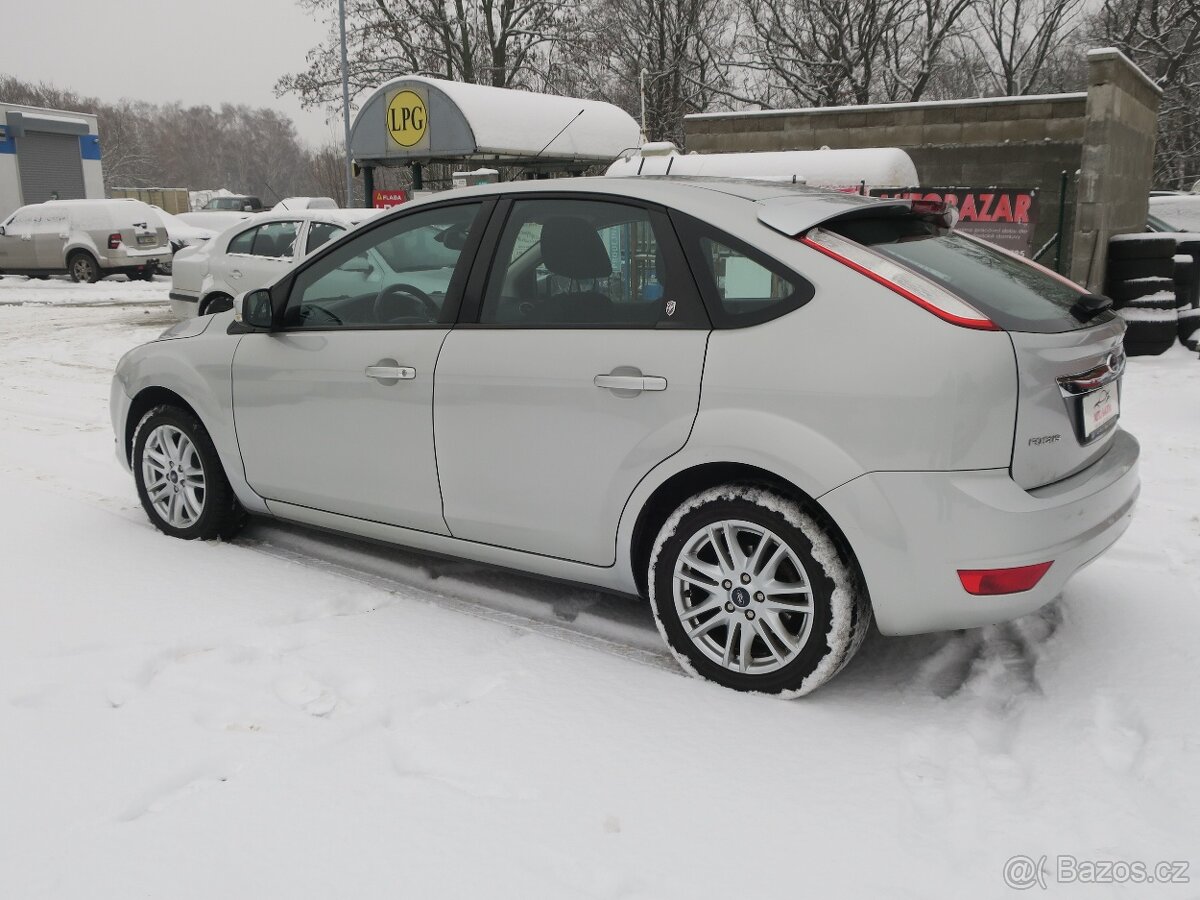 Ford Focus 1.6 i 74 kW 16V Ghia - 6