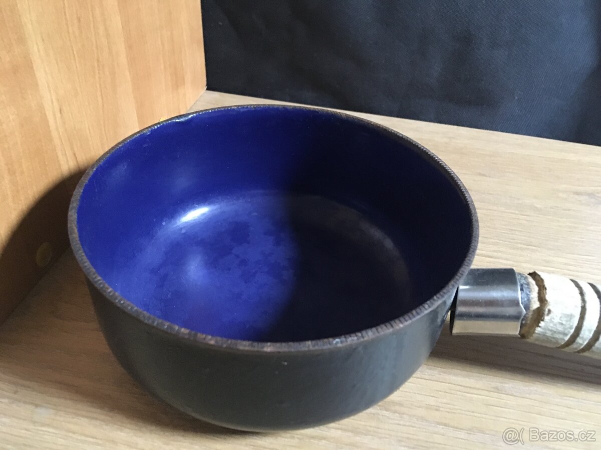 Litinový hrnec malý s pokličkou - 6