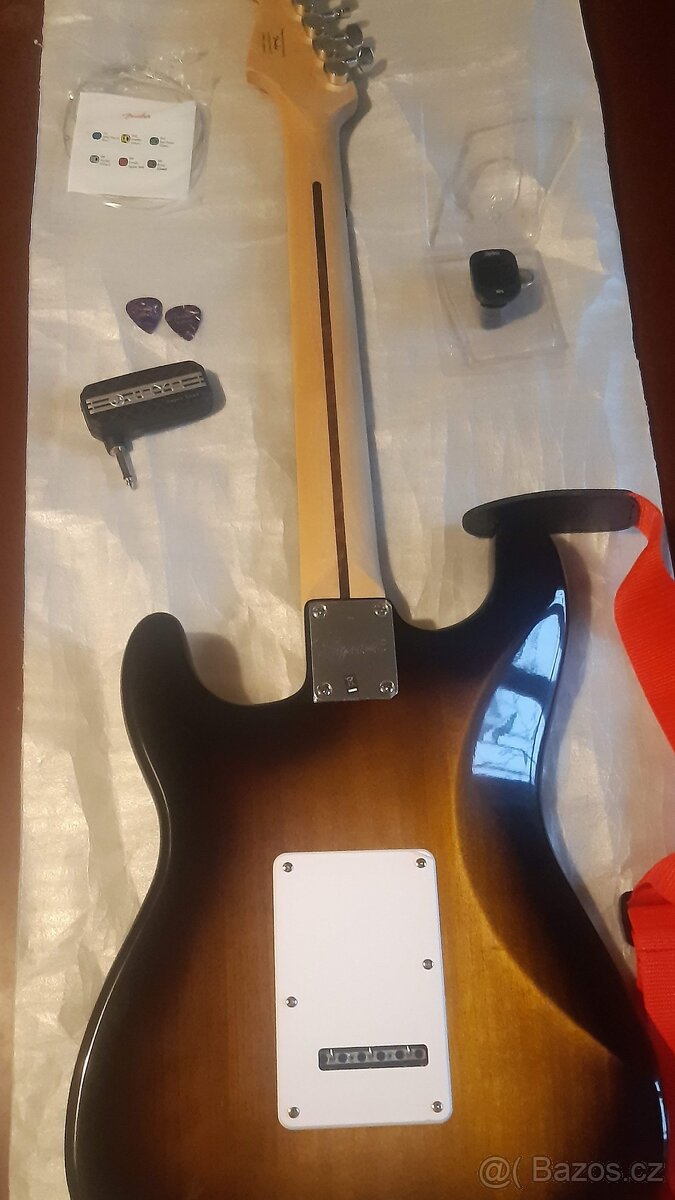 Fender Squier Stratocaster - 6