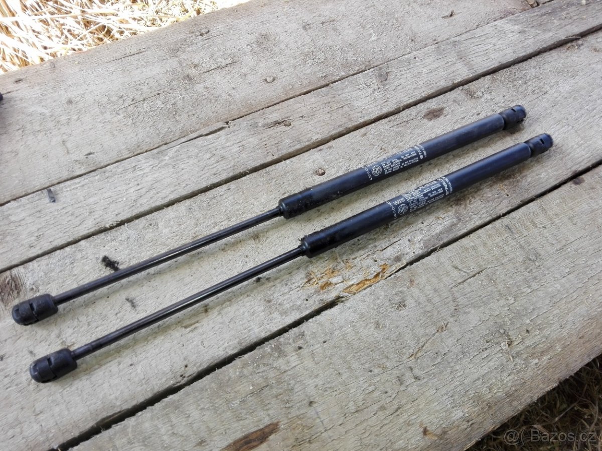 Fiat Punto 2 1.2 44KW - náhradní díly - ventilátor poloosa - 6