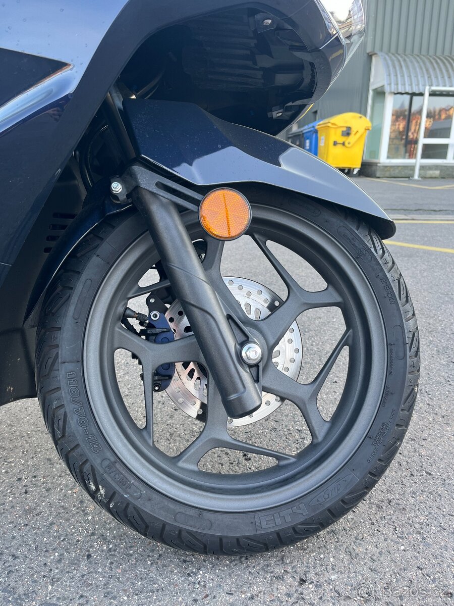 Honda PCX 125 modrá - novinářský motocykl - 6