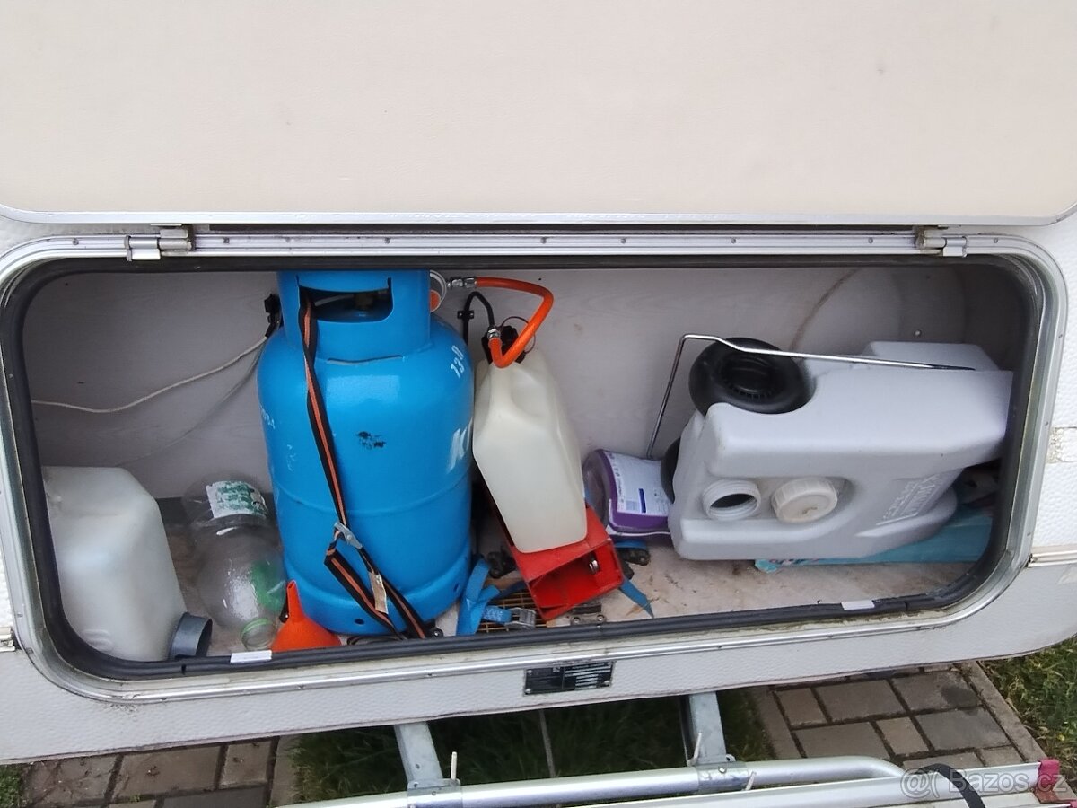 Karavan Knaus pro 5 osob - 6