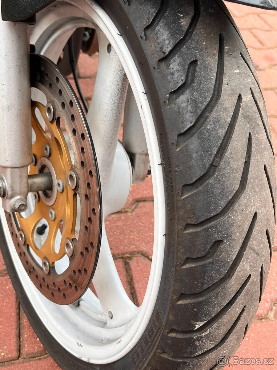 Suzuki GS 500e - 6