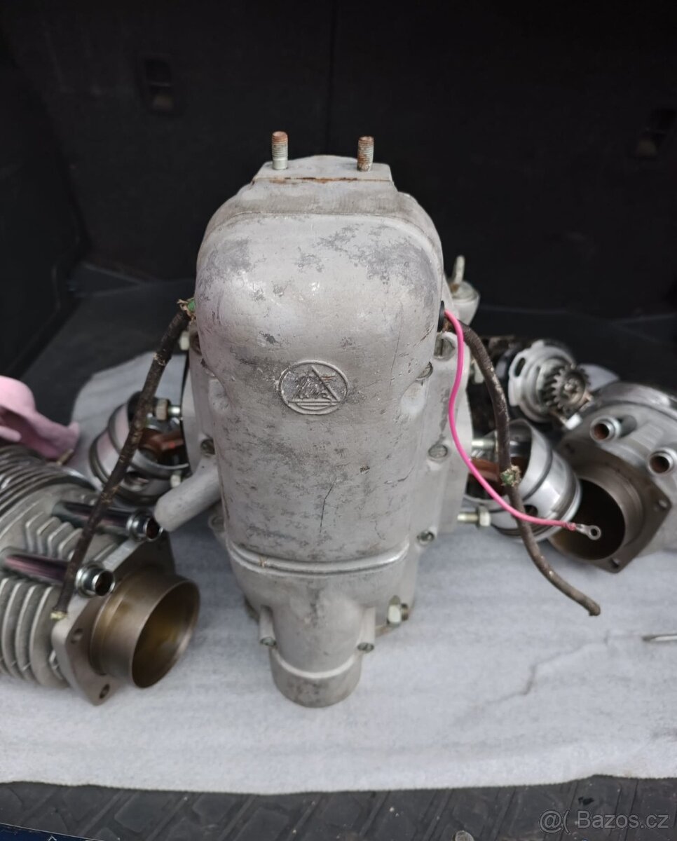 Originální nové motory z vojenského depozitu Dněpr K750 - 6