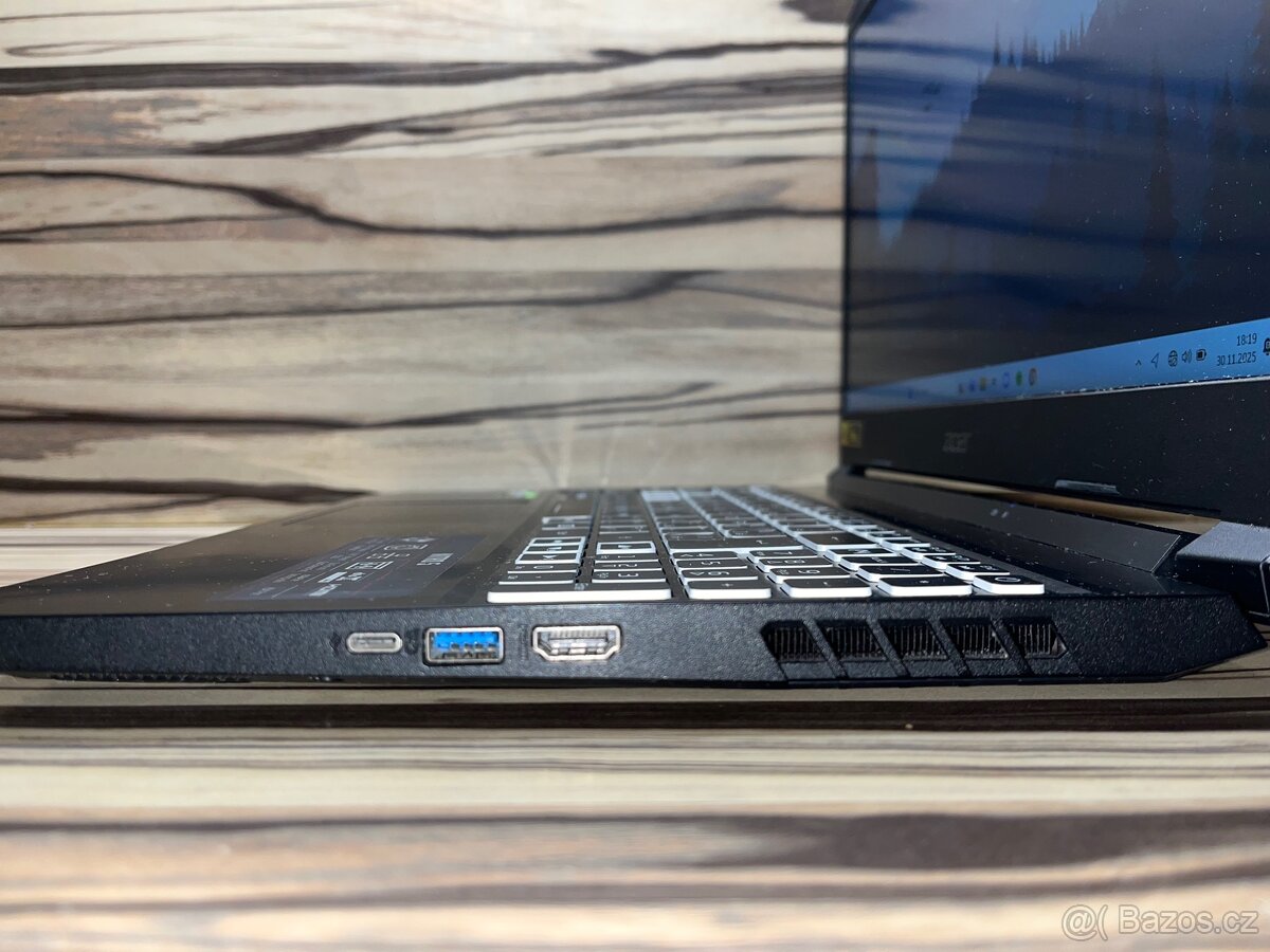 HERNÍ POČÍTAČ Acer Nitro 5 - 6