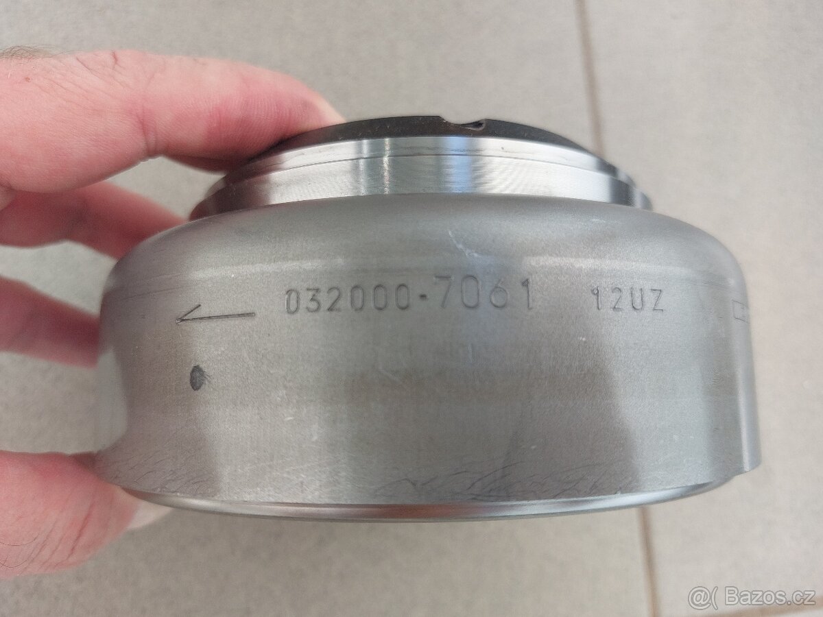 Kawasaki KLR650 rotor magneta originál - 6