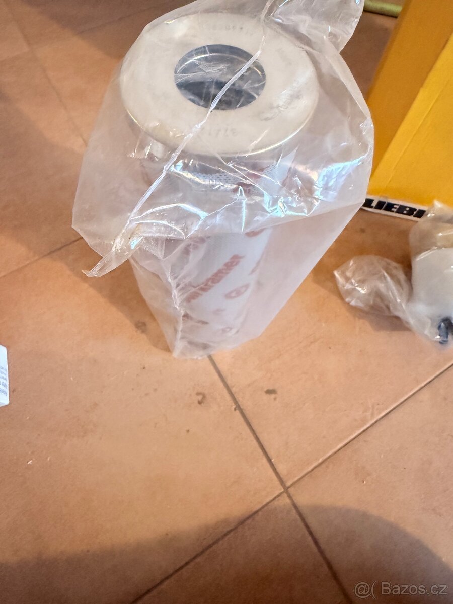 Filtry, Liebherr a Kramer - 6