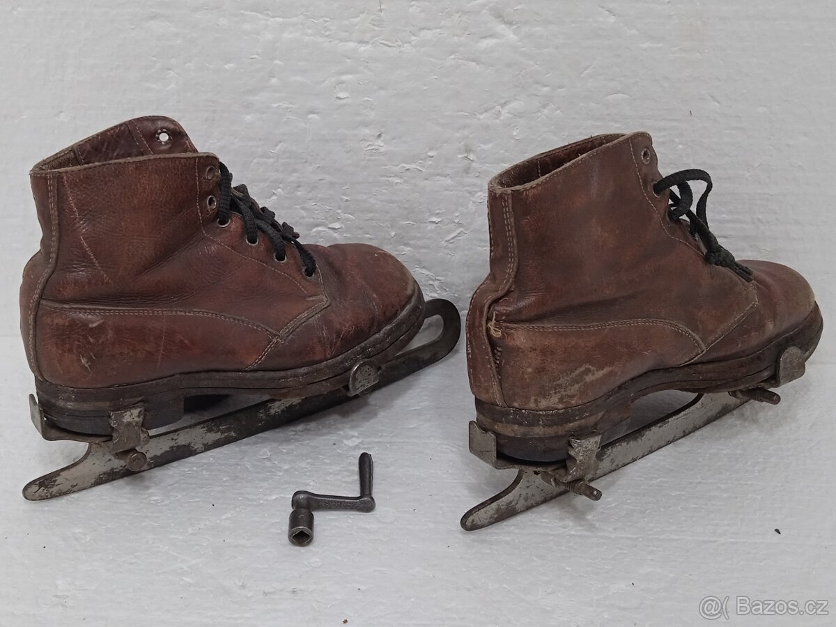 Avion - Staré retro brusle + klíč + boty - 6