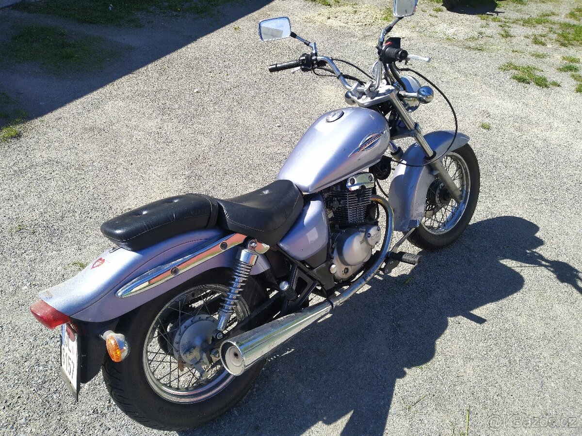 Suzuki Marauder 125 - 6