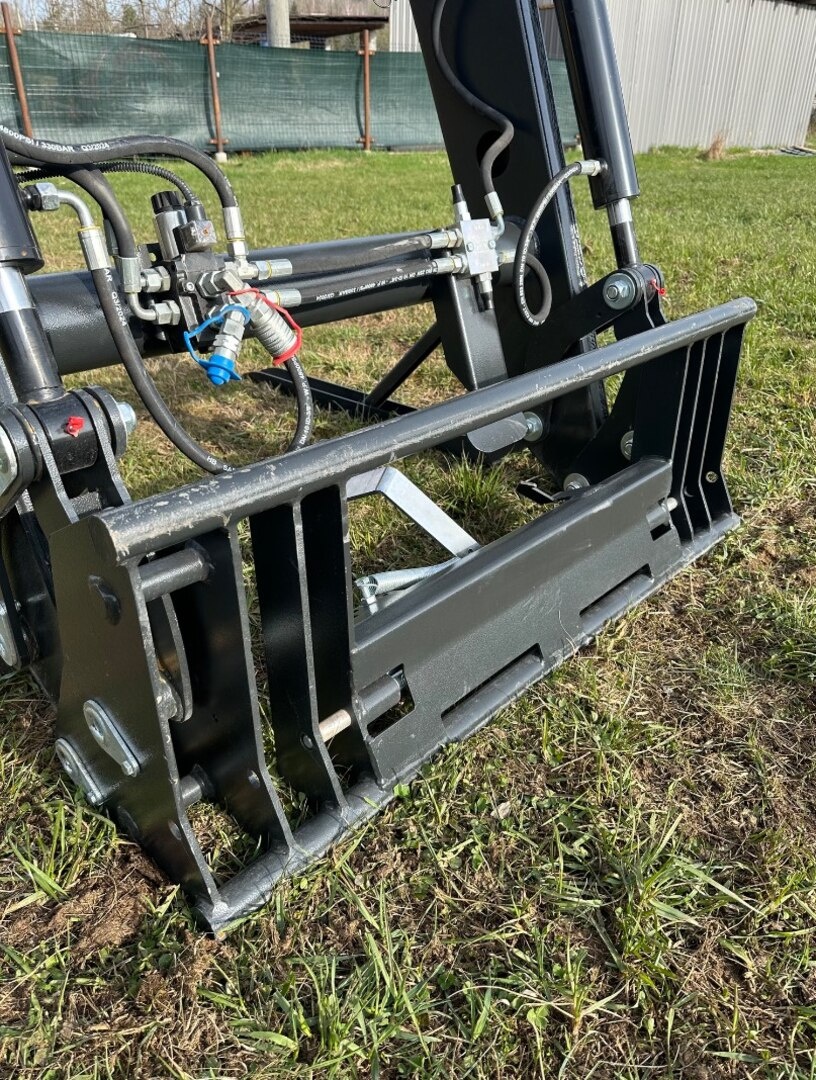 Čelní nakladač HYDRATRAC 1500 - 6