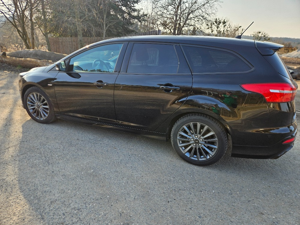 Ford focus ST Line - 6