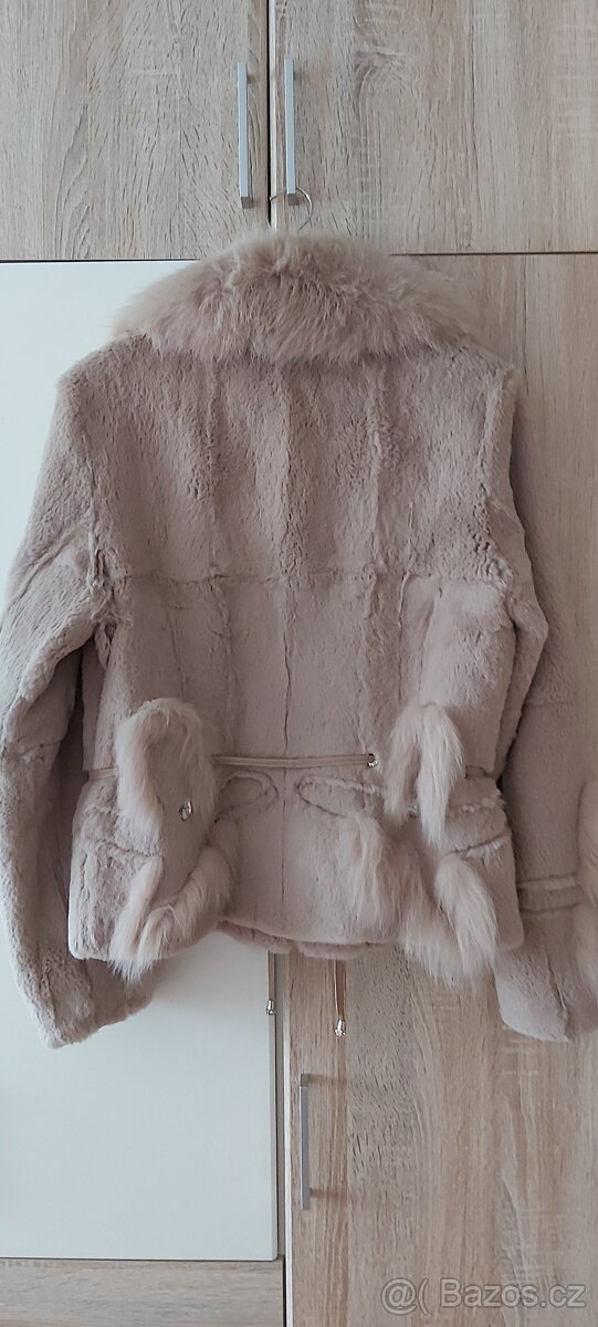 Nádherný kozich z králíka a límec z lisky - 6