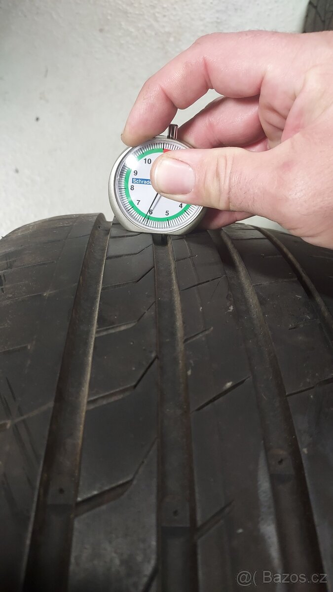 Prodám letní pneu Nexen 215 50 R17 - 6